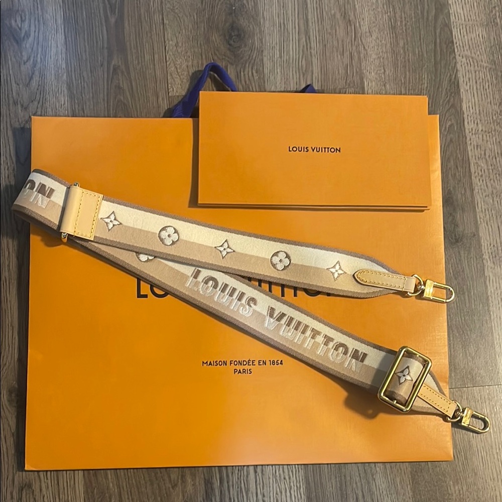 Louis Vuitton Beige and Gold Strap